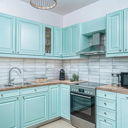 Urban Bliss 77 - Outskirts *