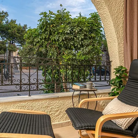 Urban Bliss 77 - Outskirts