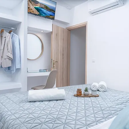 Urban Bliss 77 - Outskirts Apartman *