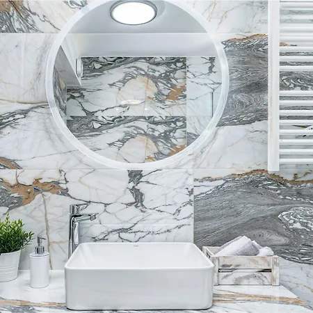 Urban Bliss 77 - Outskirts