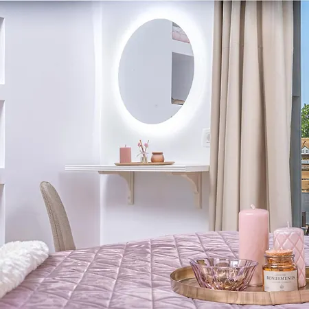 Urban Bliss 77 - Outskirts Appartement