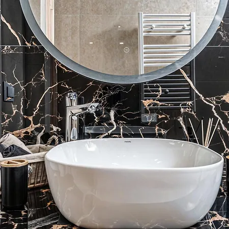 Urban Bliss 77 - Outskirts Appartement