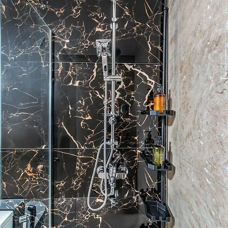 Urban Bliss 77 - Outskirts *