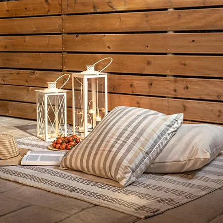 Urban Bliss 77 - Outskirts *